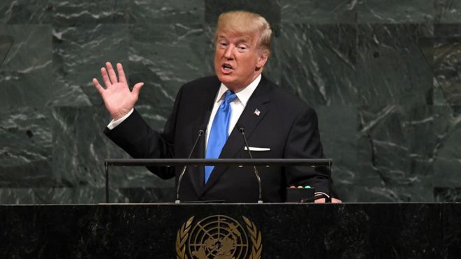 Trump niega que describió a algunas naciones como “países de mierda”