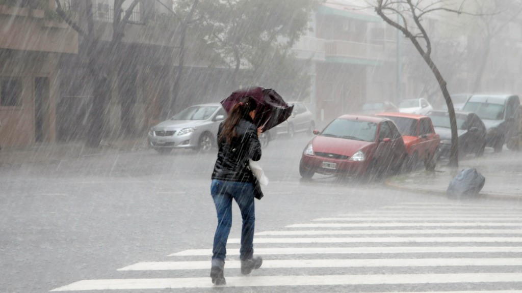 Se forma la tormenta tropical Alberto a 400 kilómetros al Noreste de Flores, Petén