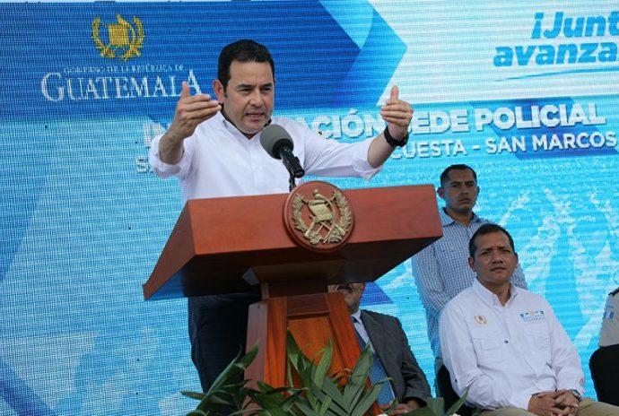 Presidente Morales ratifica compromiso con dignificación de la PNC de Guatemala