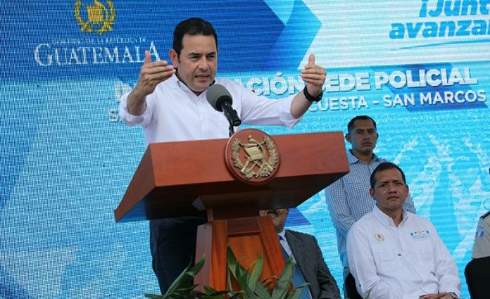 Presidente Morales ratifica compromiso con dignificación de la PNC de Guatemala