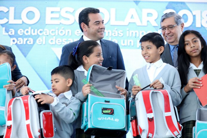 Presidente Morales fortalece sistema educativo de Guatemala