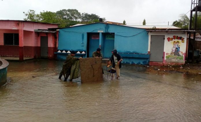 Gobierno de Guatemala atiende daños por lluvias y desborde de ríos
