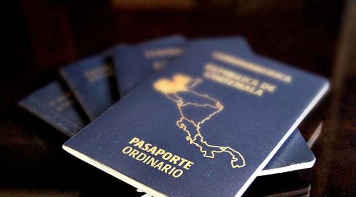 Guatemala implementa uso de calcomanías en pasaporte