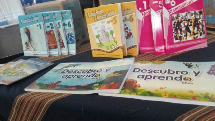 Gobierno de Guatemala entrega más de 4,92 millones de libros para estudiantes