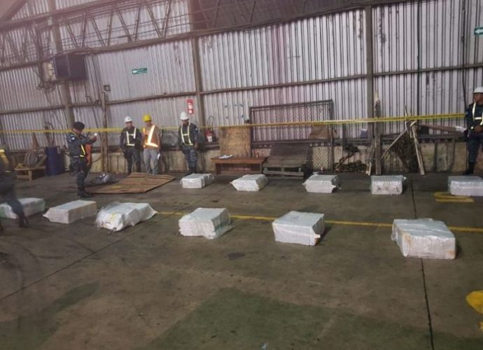 PNC de Guatemala da nuevo golpe al narcotráfico, incautan 450 kilos de cocaína procedente de Colombia