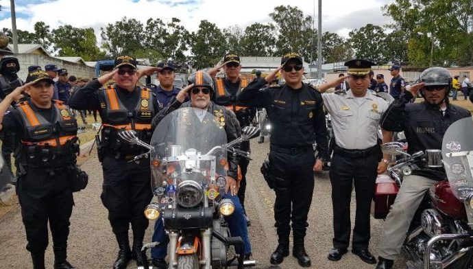 Un millar de policías darán seguridad en la tradicional Caravana del Zorro