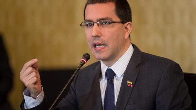 El canciller venezolano dice que el gobierno español hace una “victimización hipócrita”