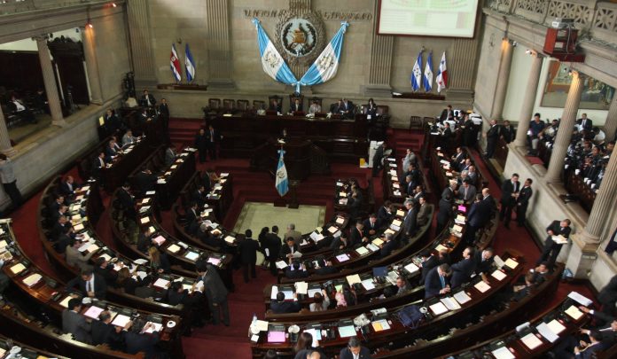 Congreso de Guatemala aprueba ley de “factoraje” para agilizar transacciones