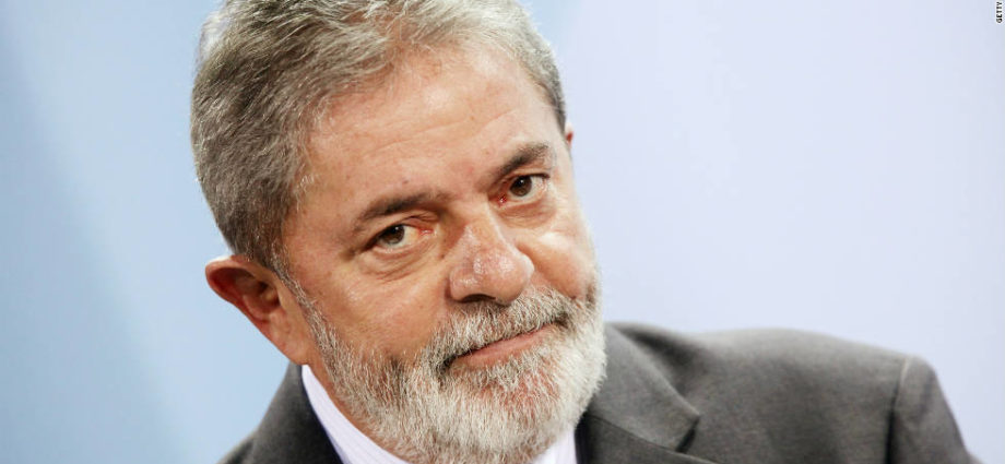 Lula da Silva entregó su pasaporte después de que se le prohibió salir de Brasil