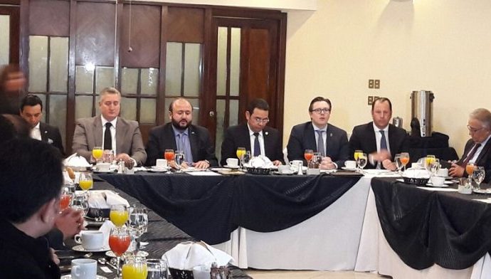 Presidente Jimmy Morales dialoga con cúpula empresarial guatemalteca