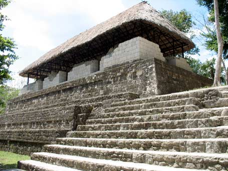 Yaxhá, la ciudad maya a orillas del lago