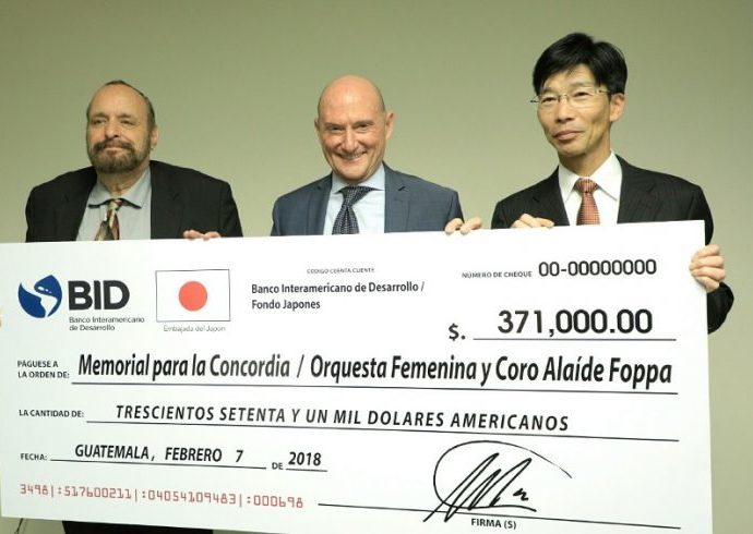 Embajada de Japón y BID donan 2,7 millones de quetzales a Orquesta y Coro Femenino Alaíde Foppa