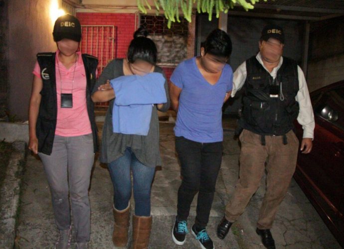 PNC captura a tres personas por explotación sexual de dos mujeres y una adolescente de 17 años