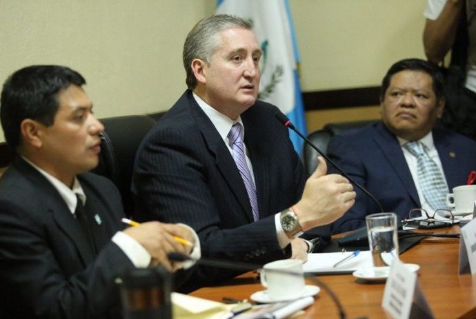 FBI apoyará a Guatemala en el combate de las pandillas