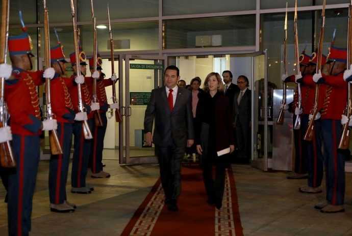 Presidente Jimmy Morales llega a Colombia para cumplir visita oficial