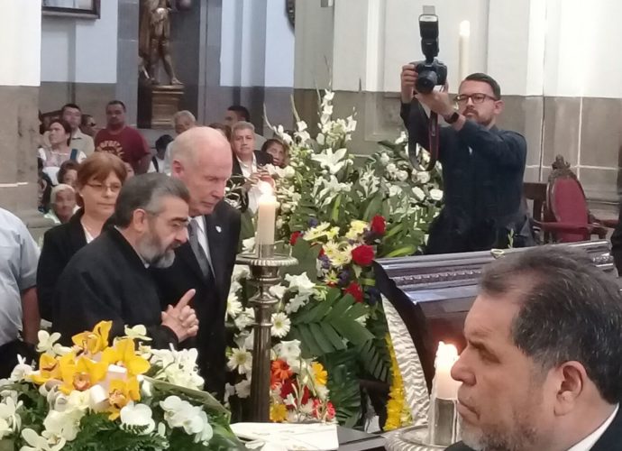 Realizan misa exequial de Arzobispo Oscar Julio Vian