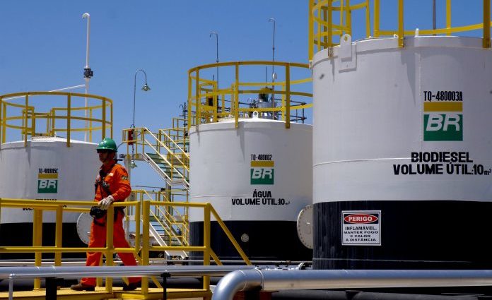 La brasileña Petrobras niega acusaciones de fraude ambiental