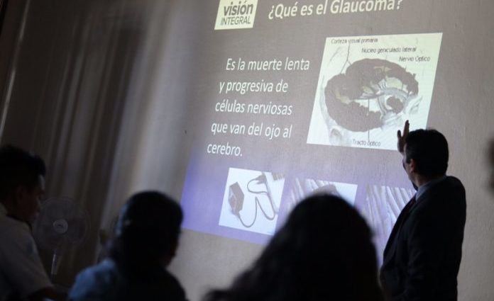 Imparten charla para prevenir el Glaucoma visual