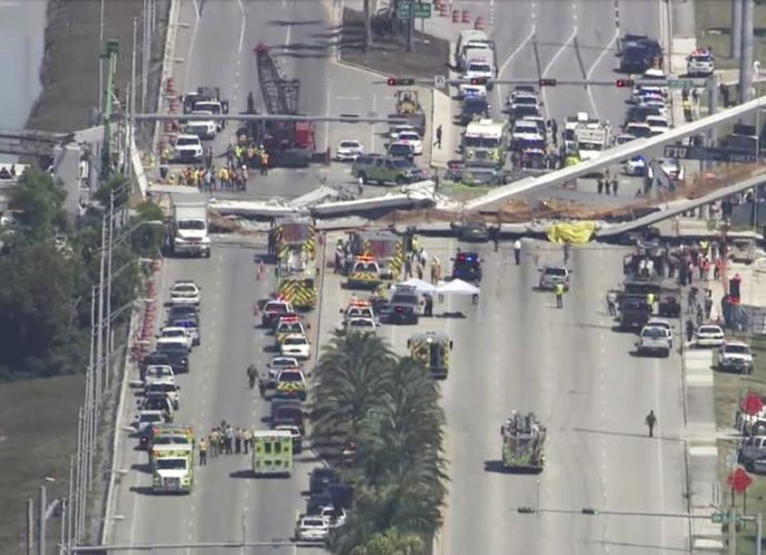 Varios muertos al derrumbarse un puente de peatones en Miami, Estados Unidos