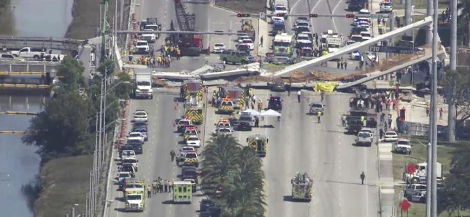 Varios muertos al derrumbarse un puente de peatones en Miami, Estados Unidos