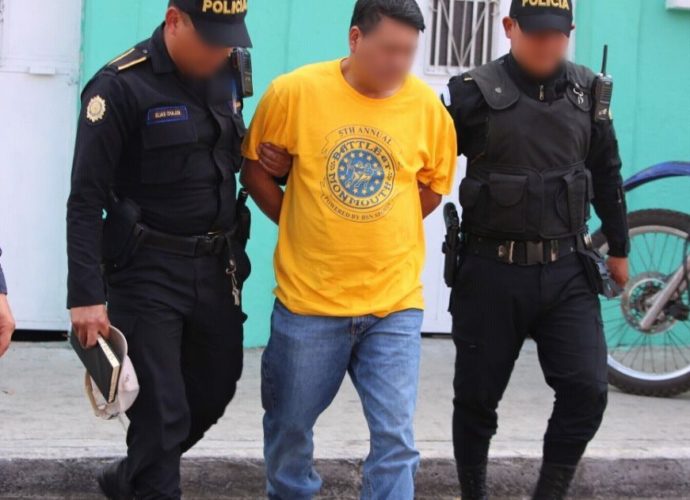 PNC Evita ataque armado, captura a supuestos miembros del “Barrio 18” con armas y municiones