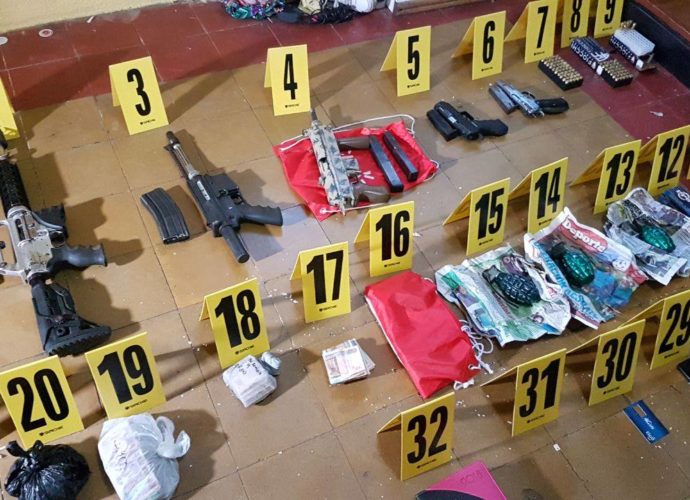 PNC decomisa granadas, armas de fuego y captura a cinco personas en allanamientos