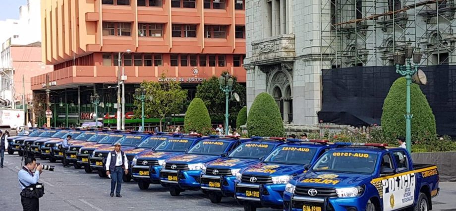 Gobierno de Guatemala entrega 75 autopátrullas a la Policía Nacional Civil