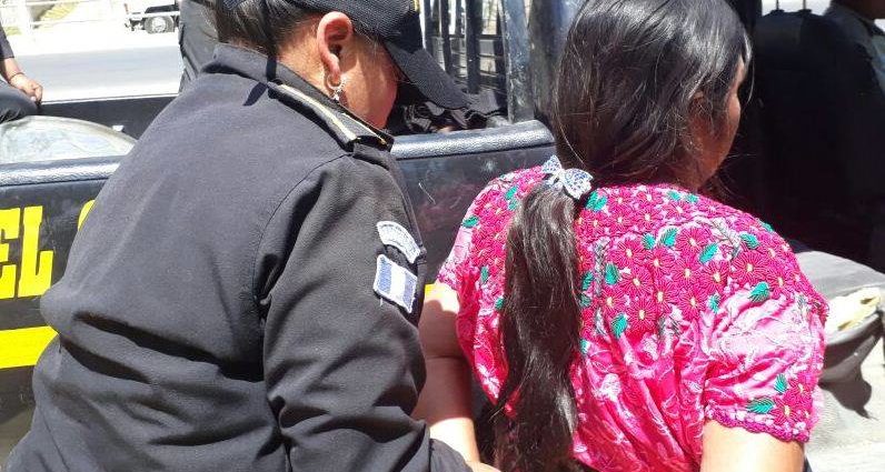 Mujer es Capturada por extorsión en Quetzaltenango