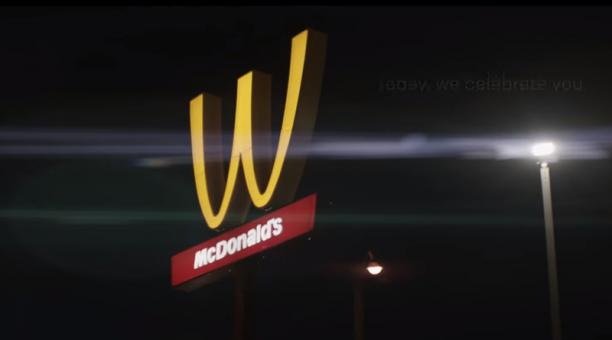 McDonald’s voltea su famoso logotipo por un día para celebrar a las mujeres