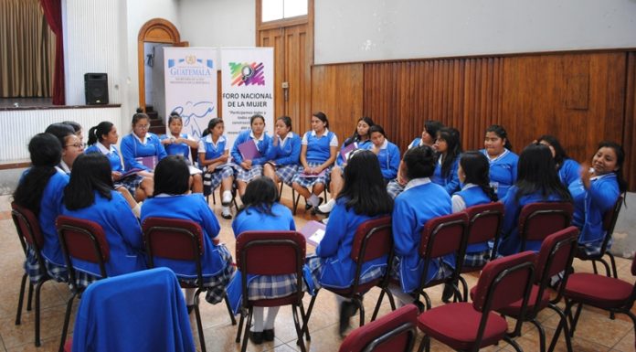528 mujeres jóvenes de 10 departamentos serán capacitadas en temas de liderazgo