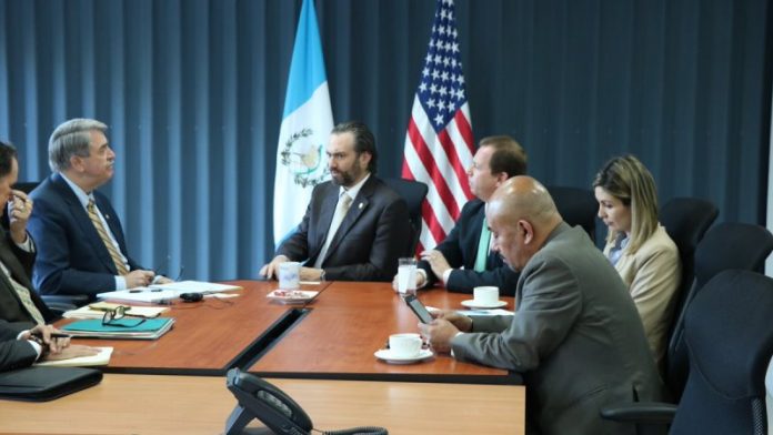 Guatemala y EE. UU. buscan fortalecer la relación comercial