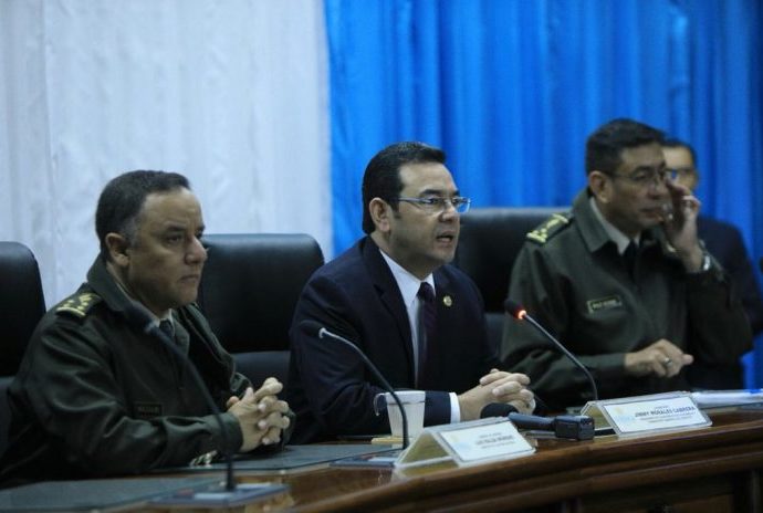 Presidente Morales reconoce al Ejército de Guatemala apoyo en recuperación de la red vial y seguridad ciudadana