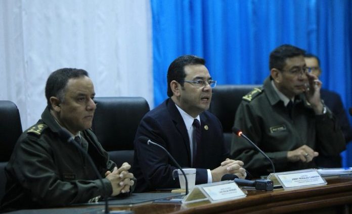 Presidente Morales reconoce al Ejército de Guatemala apoyo en recuperación de la red vial y seguridad ciudadana