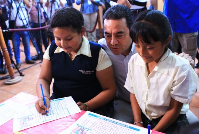 Presidente Morales impulsa campaña que busca evitar el cáncer de matriz