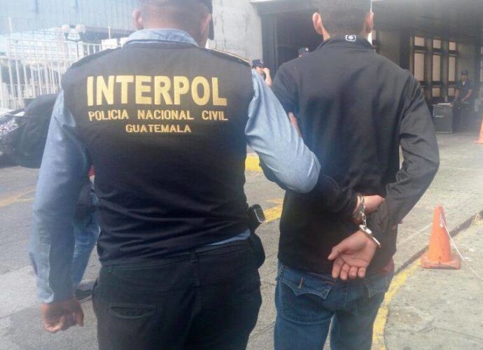 Presunto secuestrador capturado en Aeropuerto Internacional La Aurora