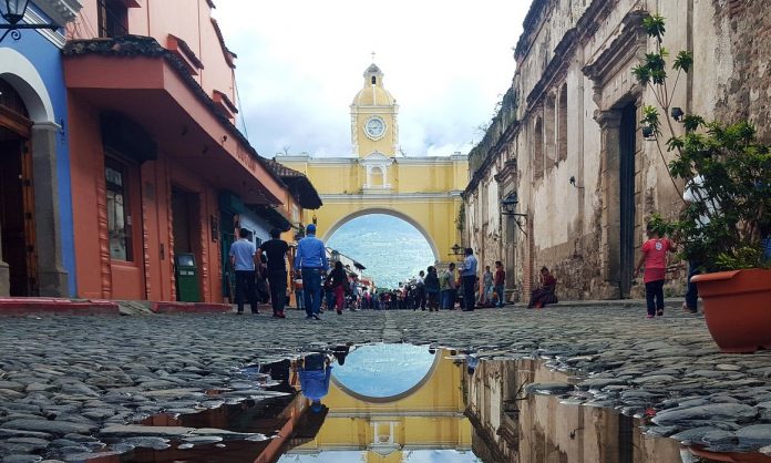 La Antigua Guatemala y Retalhuleu concentran el 46% del turismo en Semana Santa