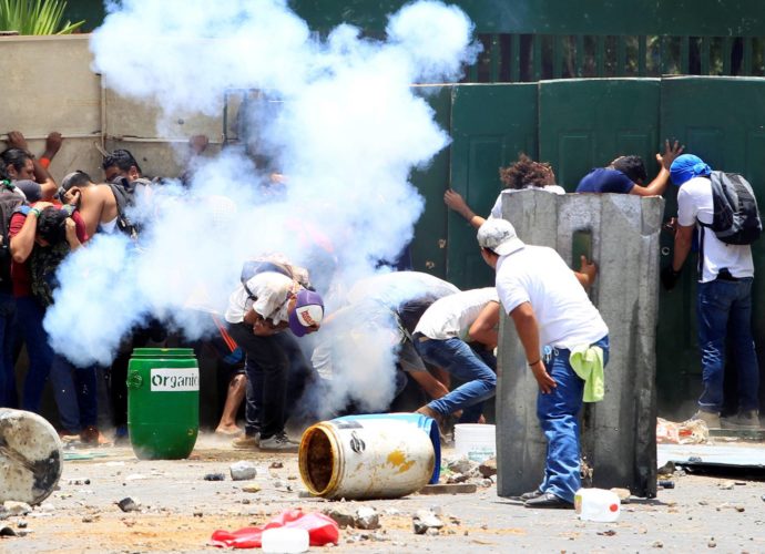 Tres muertos durante las protestas en Nicaragua contra las reformas de Ortega