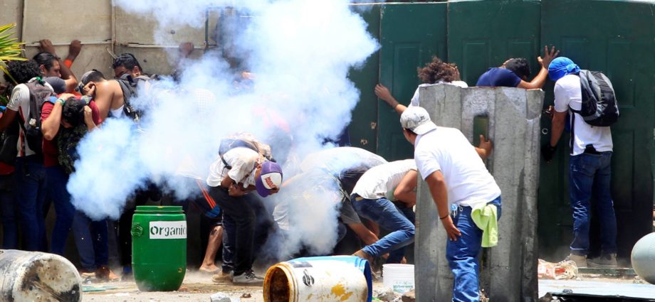 Tres muertos durante las protestas en Nicaragua contra las reformas de Ortega