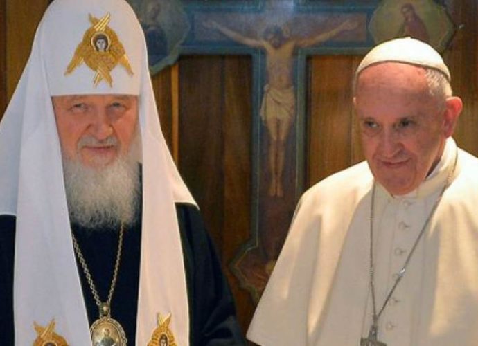 El papa y el patriarca ortodoxo ruso instan al diálogo en Siria