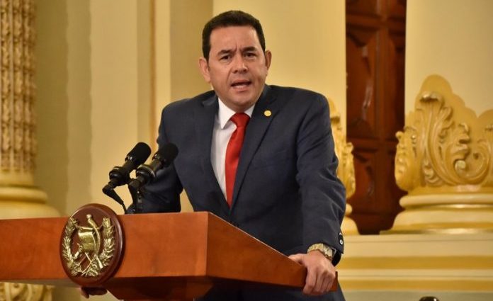 Presidente Morales llama a los funcionarios públicos a trabajar con transparencia