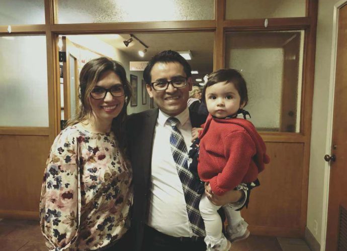 Jhonny Pineda es el primer inmigrante guatemalteco en convertirse en alcalde de la ciudad de Huntington Park.