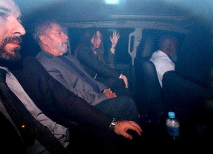Lula recibe la primera visita de su familia desde que ingresó en prisión