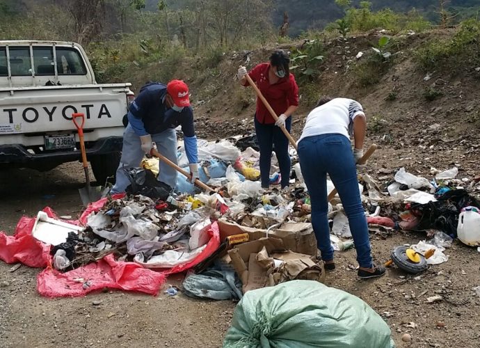 MARN y Municipalidad de Jalapa eliminan otro basurero no autorizado