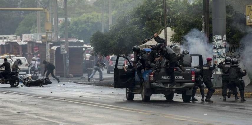 Fuerte presencia policial en ciudades de Nicaragua tras jornada violenta