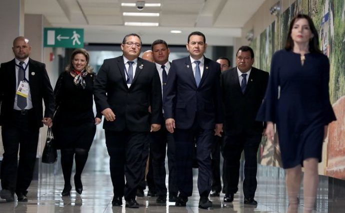 Presidente de Guatemala asiste a transmisión de mando en Costa Rica