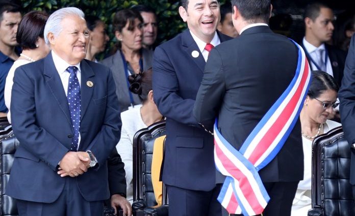 Presidente Morales felicita a su homólogo Carlos Alvarado por inicio de su gestión
