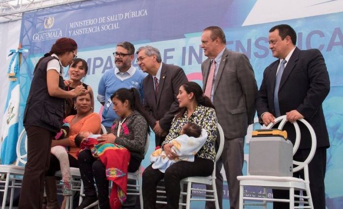 Guatemala intensifica vacunación para prevenir enfermedades en niños