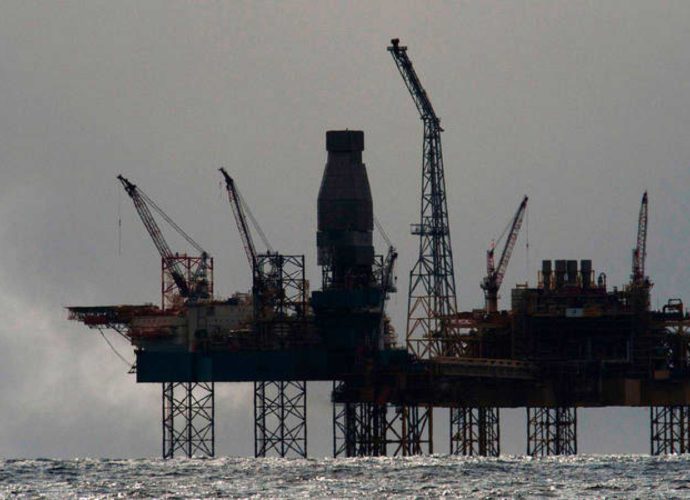 El petróleo Brent supera los 80 dólares por primera vez desde 2014