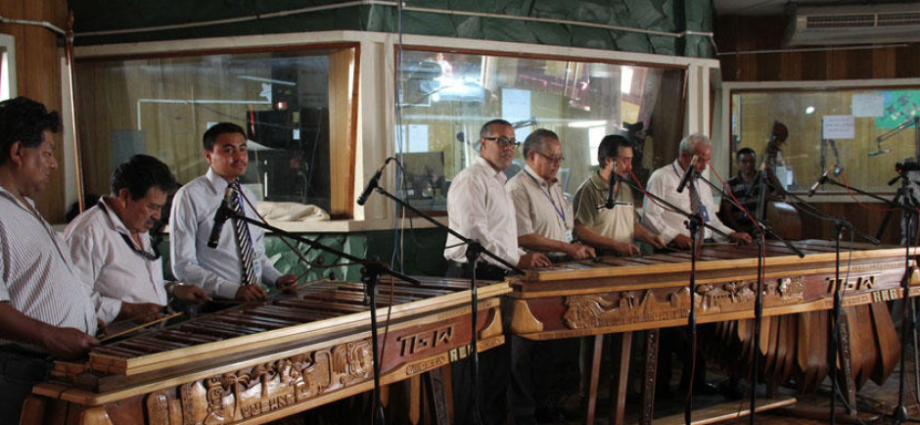 EN VIVO! Programa Chapinlandia, con marimba en vivo en Radio TGW