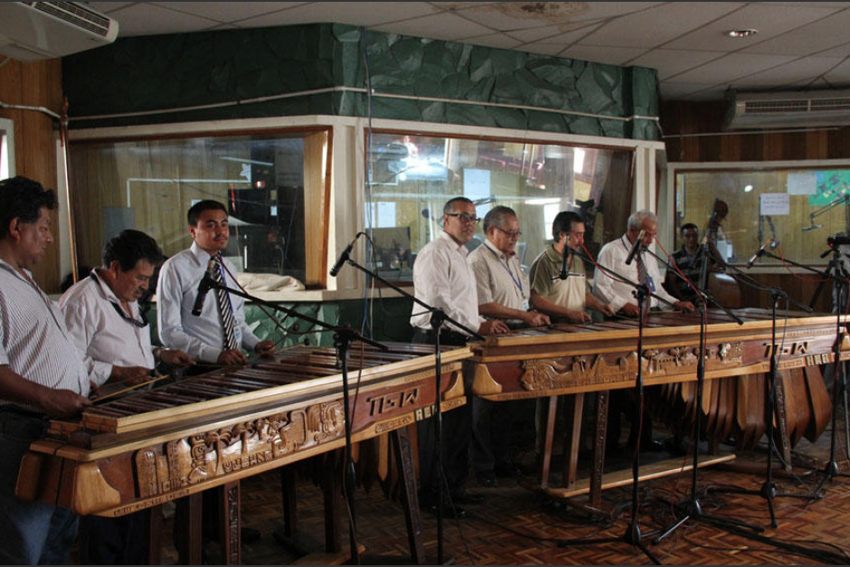 EN VIVO! Programa Chapinlandia, con marimba en vivo en Radio TGW